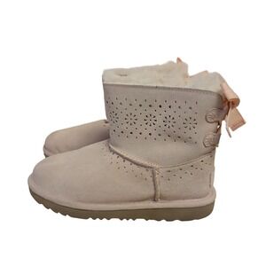UGG Dae Sunshine Perf‎ Boots Mini Bow Suede Cute Girly Cozy Pink Women's Size 5